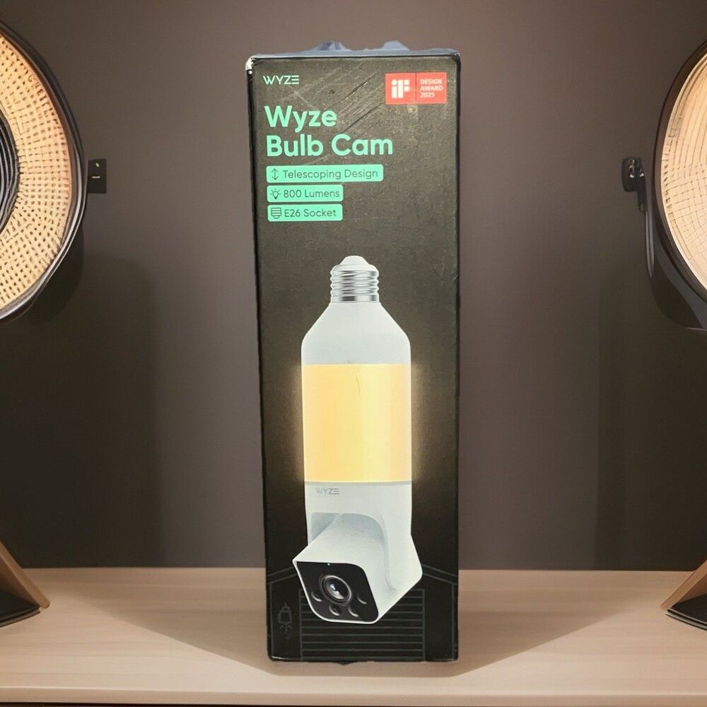 Wyze Bulb Cam 2K Smart Security Camera E26 Socket 800 Lumens